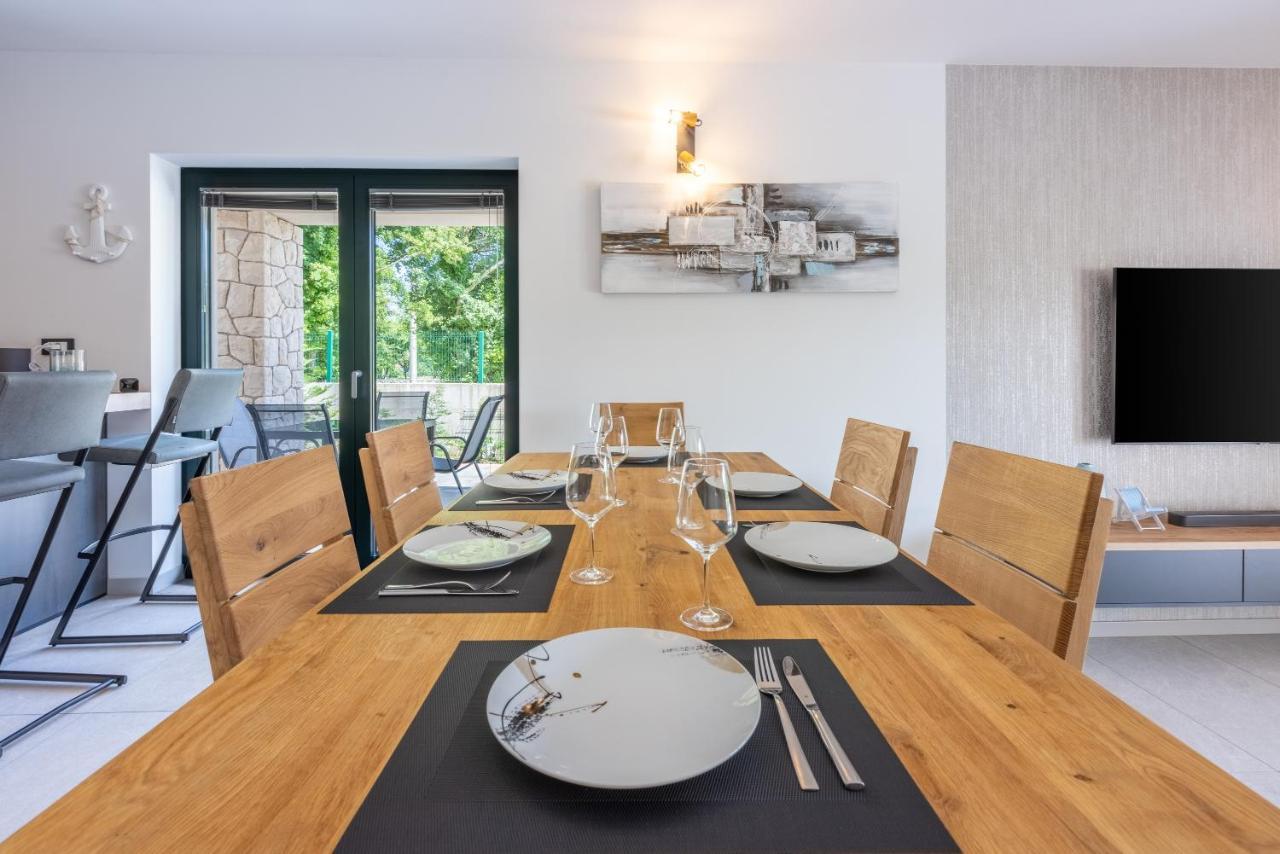 Villa Palma With Heated Private Pool Podhum Exterior foto